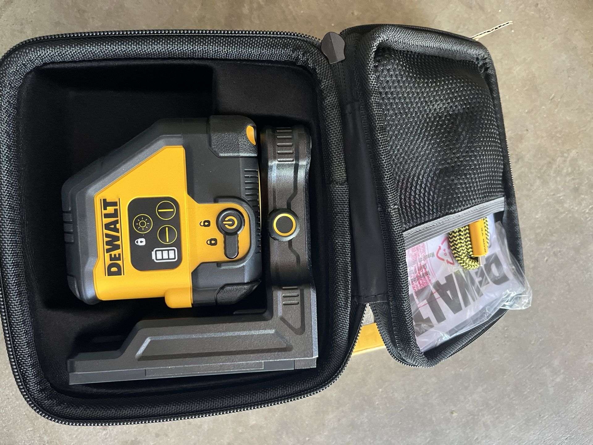 DEWALT USB Rechargeable Red Cross Line Laser Base Kit