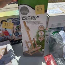 Simply Mini Wooden Table Easel 