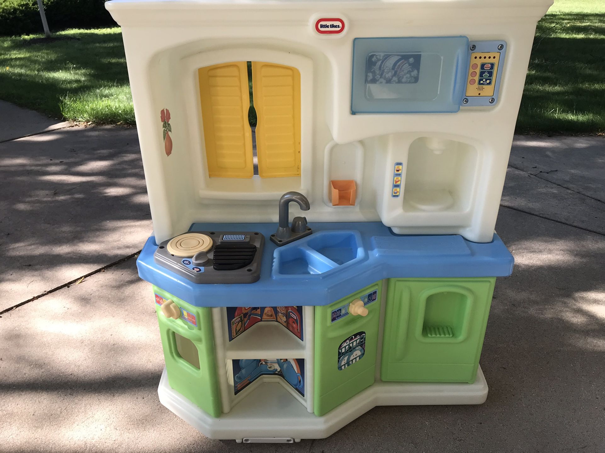 Little Tikes Tykes Childrens Play Kitchen
