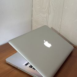 Apple MacBook Pro 13” I5/8GB/256GB SSD $140