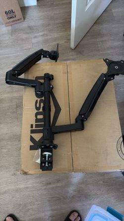Dual monitor mount