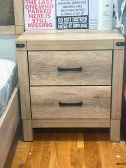 Tv & PS5 4Piece QN Bedroom set