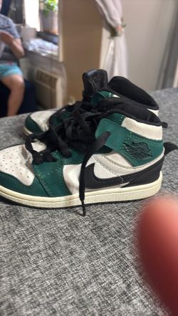 Kids sneakers