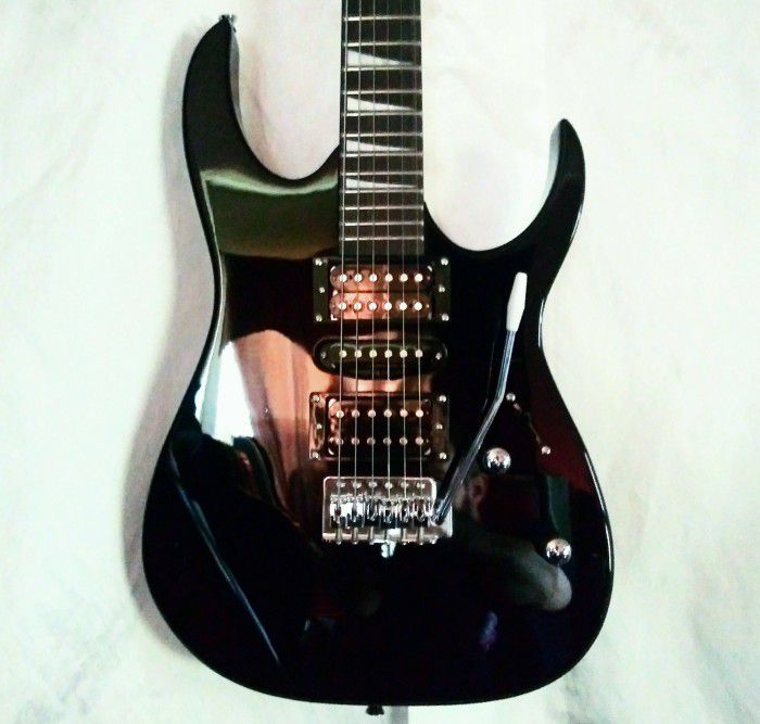 NEW IN BOX! Ibanez (Copy) Electric Guitar with Soft Case / Gig Bag, Strap, Whammy Bar, and More!