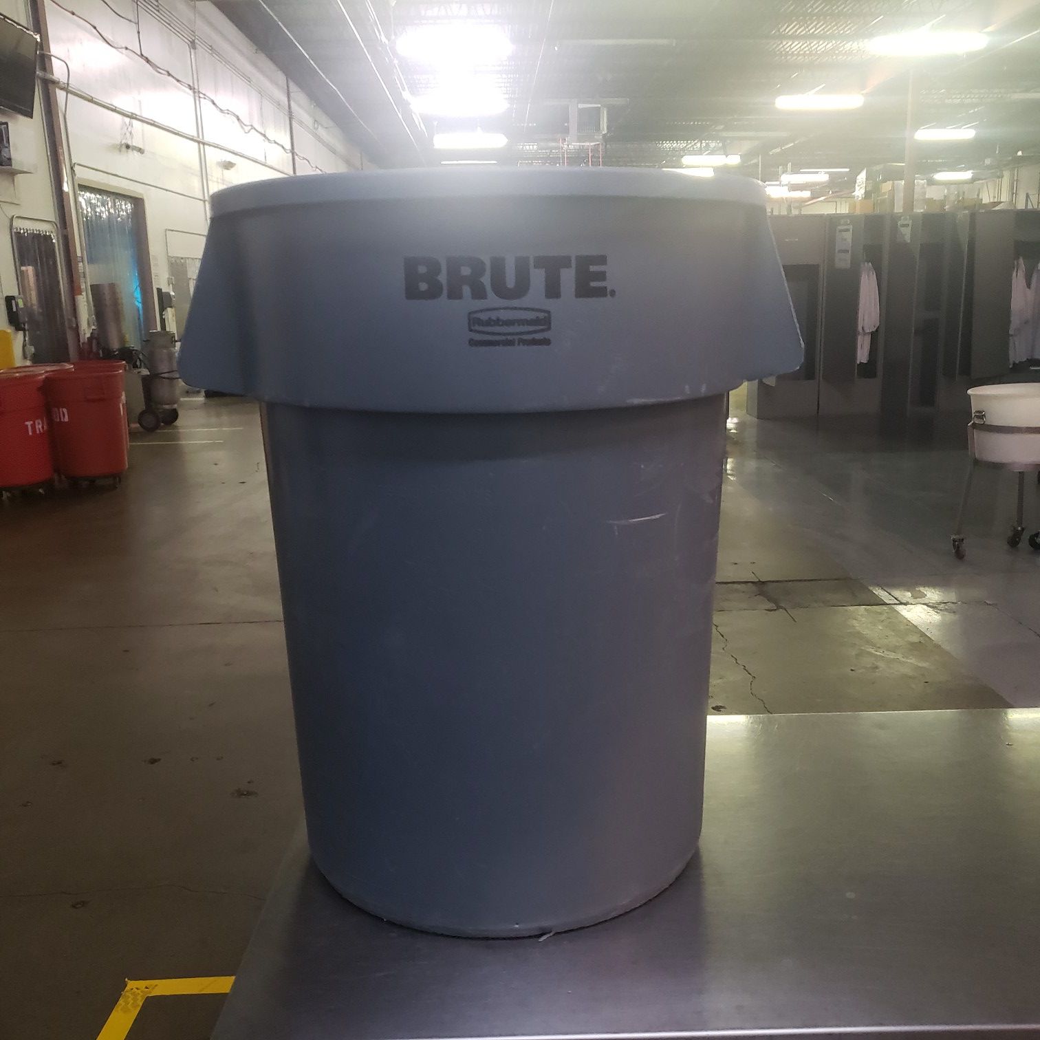 Brute 44gl barrels with lids.