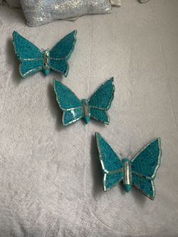 wall decor set of 3 .... the control is for them to look at the size