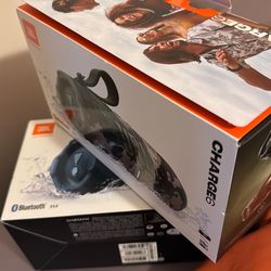 JBL charge 6 speakers w/ receipts