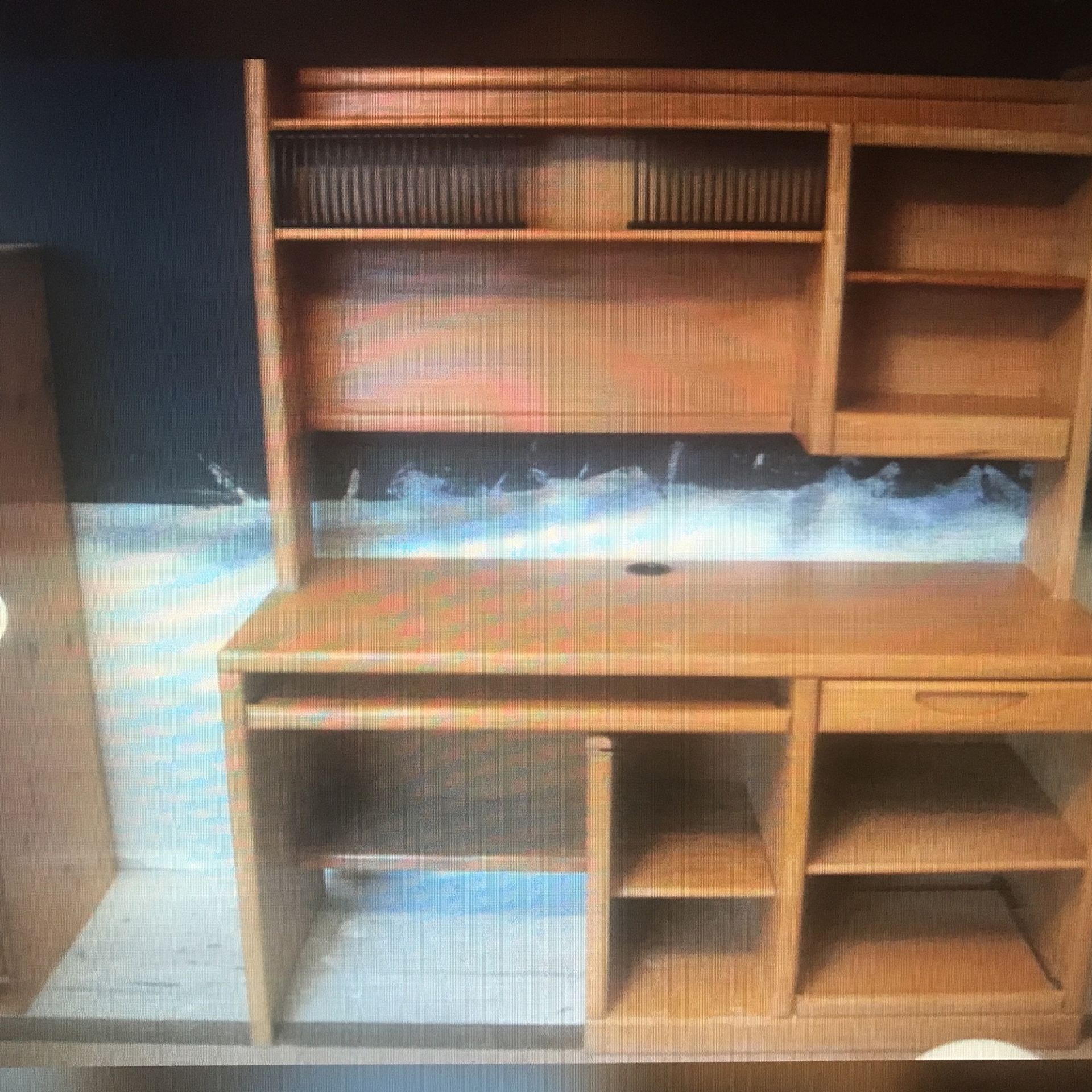 Wooden Oak Finish Computer Office Desk w/ Hutch, Bookshelf & CD Shelf 56" X 65"