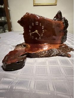 Vtg wooden clock. 938