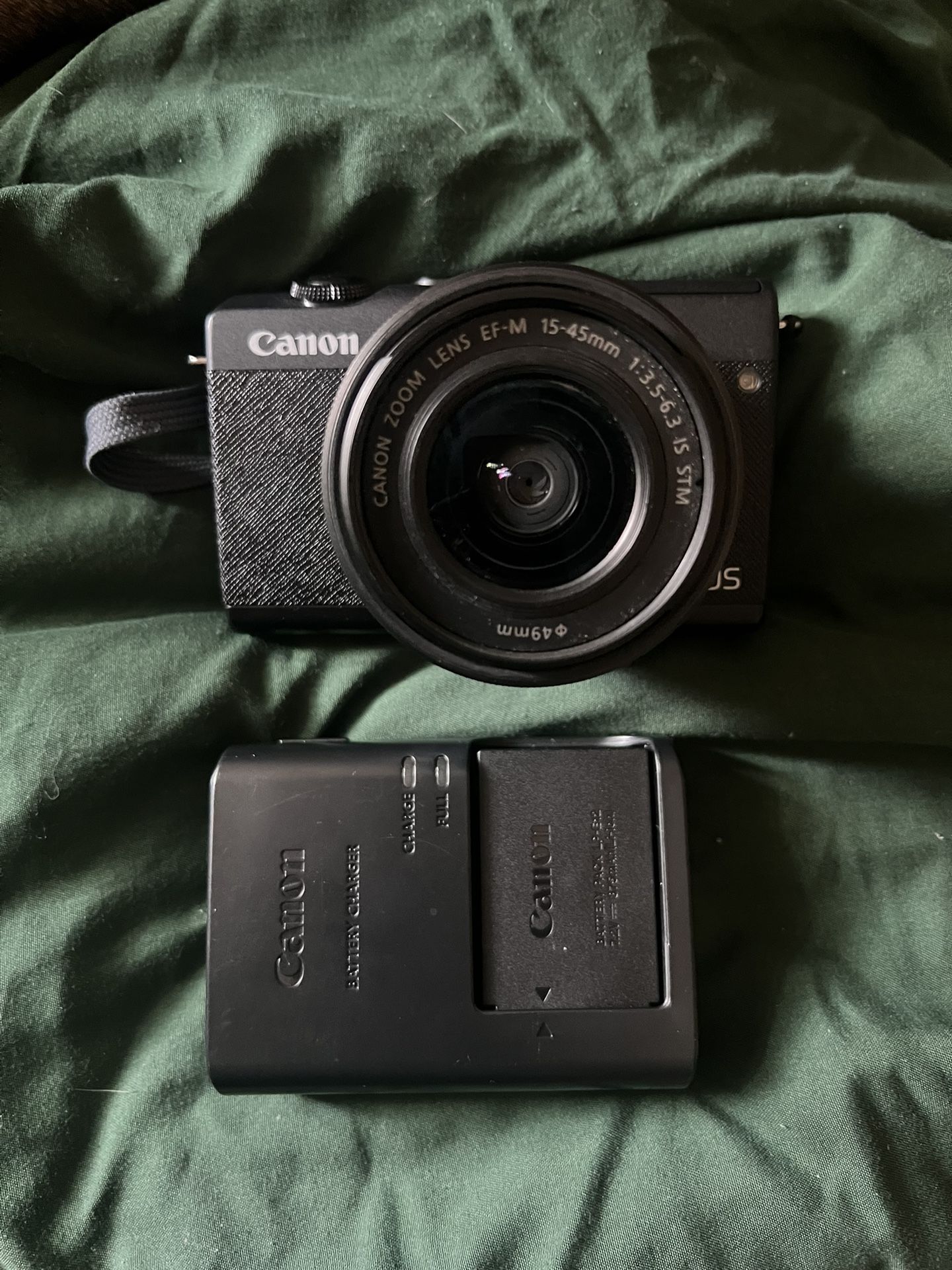 Canon eos M200