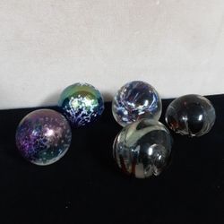 (5)  SMALL PAPER WEIGHTS