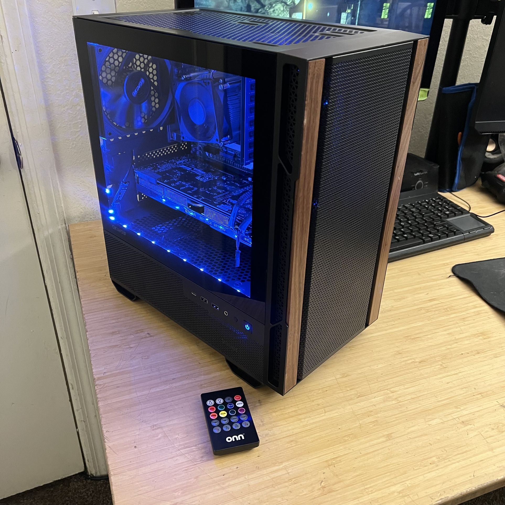 FAST Custom Built Gaming PC / Intel Core i7 CPU / 16GB RAM / GeForce GTX 980 4GB GPU / 256GB SSD + 1TB HDD / RGB / Plug & Play!
