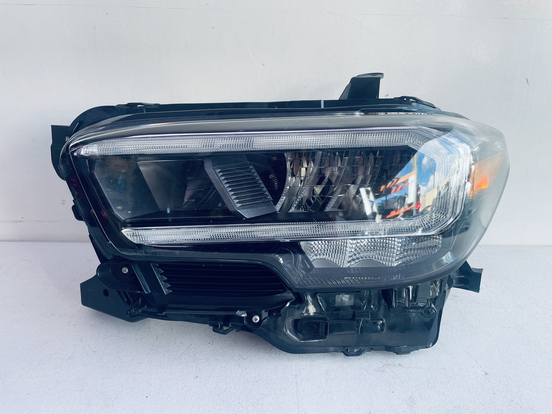 2020-2023 TOYOTA TACOMA LEFT DRIVER SIDE HEADLIGHT FULL LED OEM