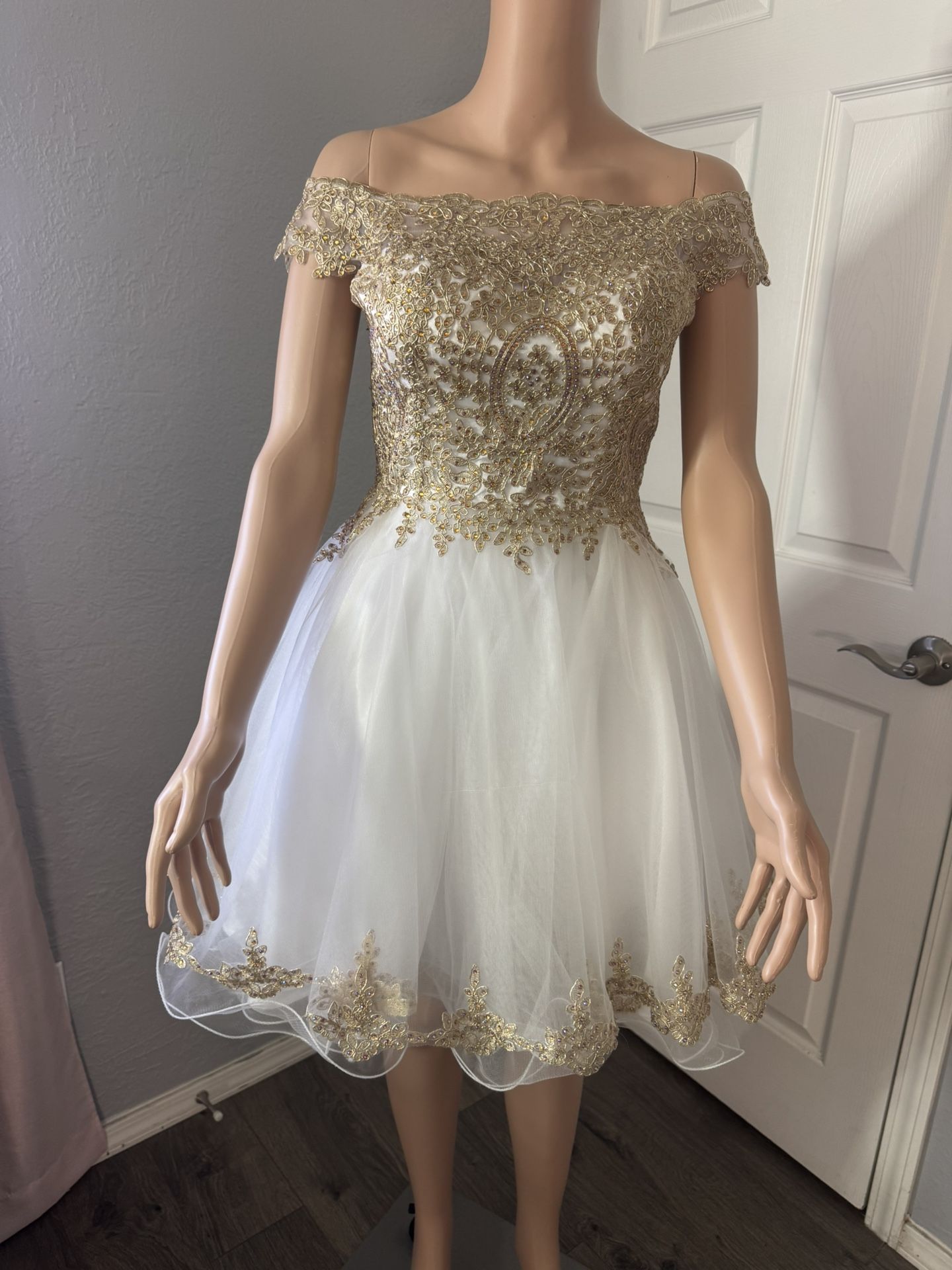White and gold dress size (xs)