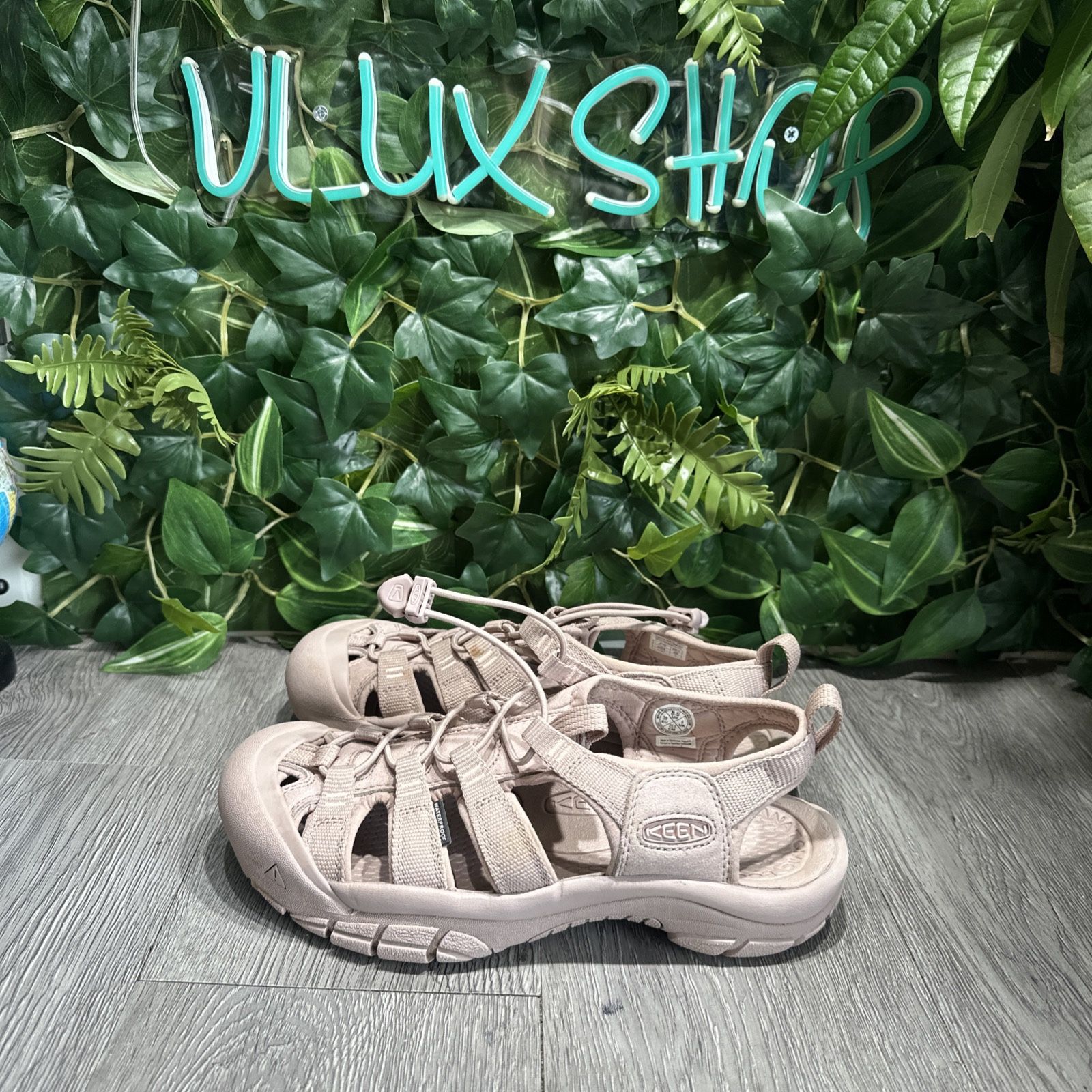 KEEN Women's Newport H2 Closed Toe Water Sandals, Monochrome/Fawn