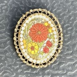 6 different colorful vintage brooches pins