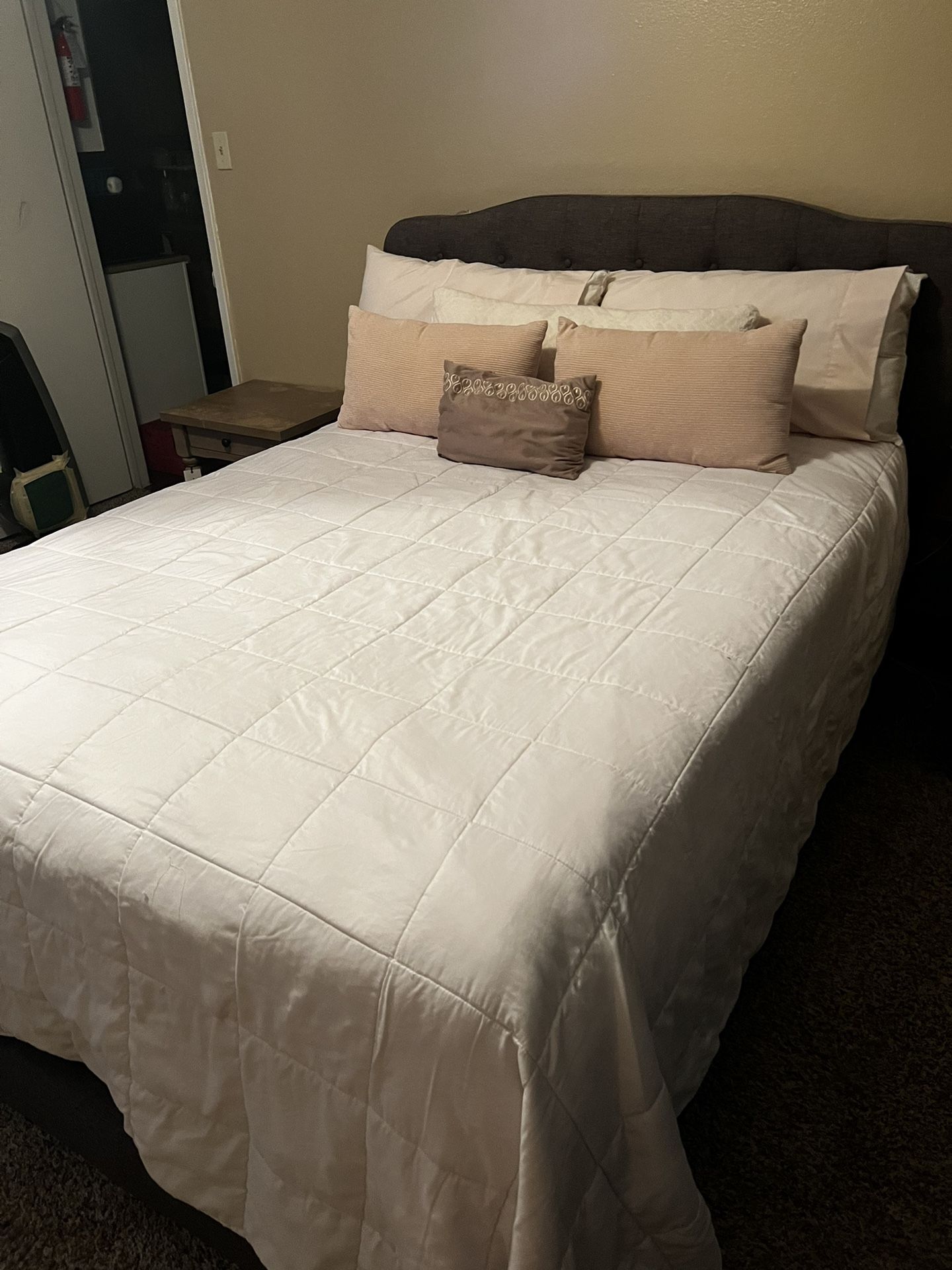 Sleep Number Queen Size Bed