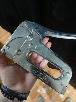 T50 Heavy Duty Manual Staple Gun