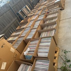 14 Pallets of Vinyl Records - $300 PER PALLET  (Bulk Deal) 750 vinyl per Pallet - 375lbs each pallet