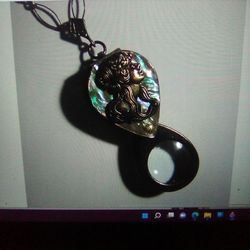 Magnifying Glass Mother Of Pearl &Rhinestone Flower Pendant Necklace With 30" Sterling Silver Chain