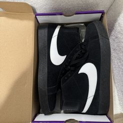 🔥 Nike SB Blazers - 11.5 M - Black & White