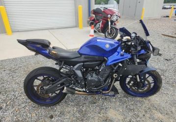 Yamaha r7.