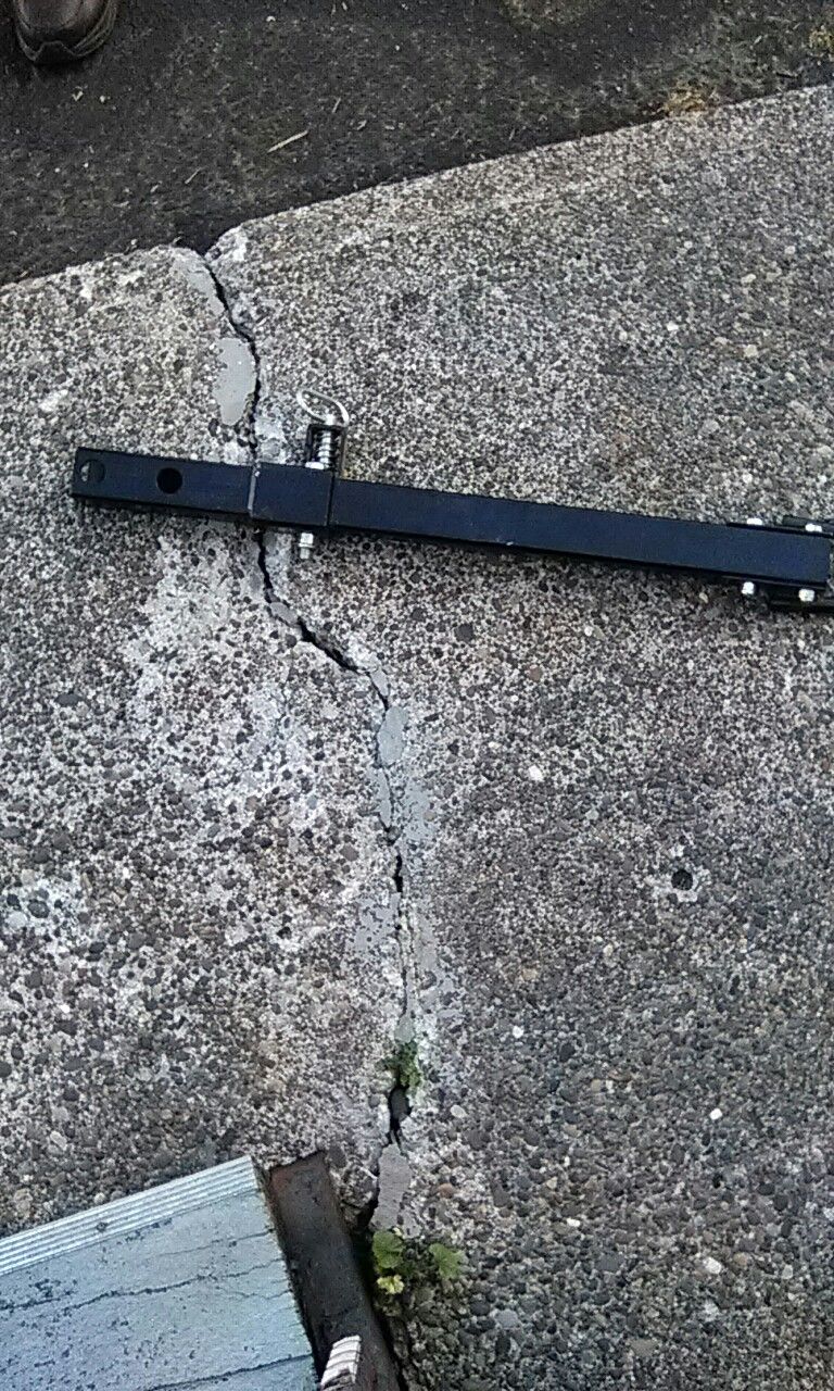 Long trailer hitch flexible