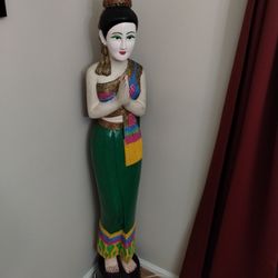 5 foot tall Vintage Asian Woman Statue
Great shape. Very unique. One of a kind. Normal wear. Located in Montgomery village MD 

Korean Chinese Japan J