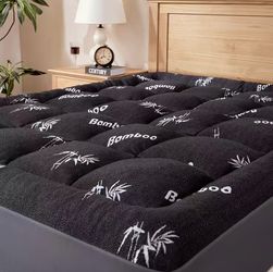 Brand New King Size Memory Foam Mattress Pad – Bamboo Print, Washable, Deep Pocket