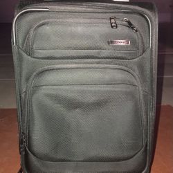  black Samsonite carry-on luggage 18”x13”