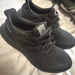 Ultraboosts size 8