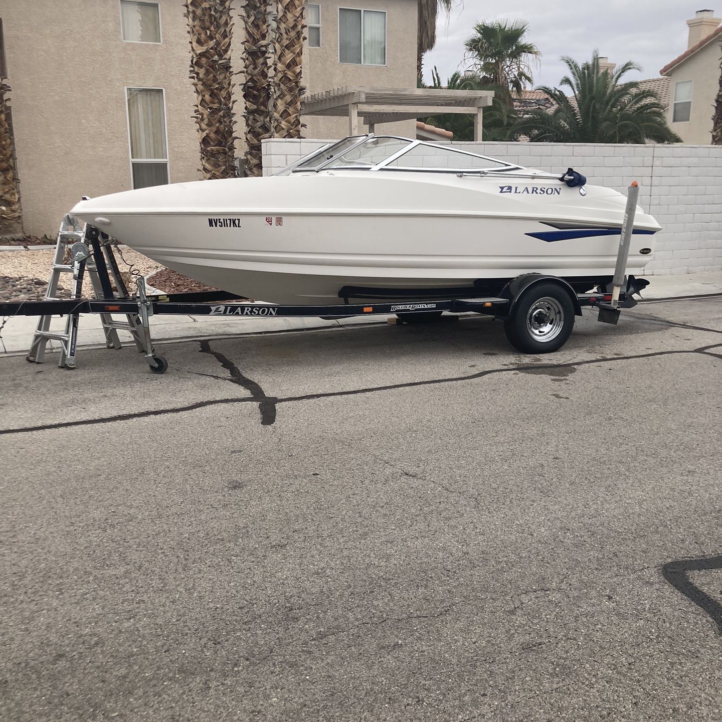 2005 Larson 20ft Boat, Open Bow, Bow rider, 5.0 V8 Awesome Condition 