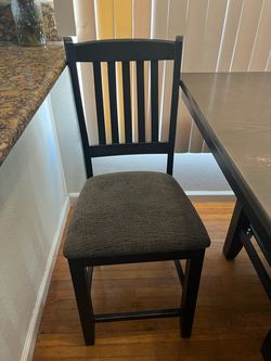 Brown table +6 chairs