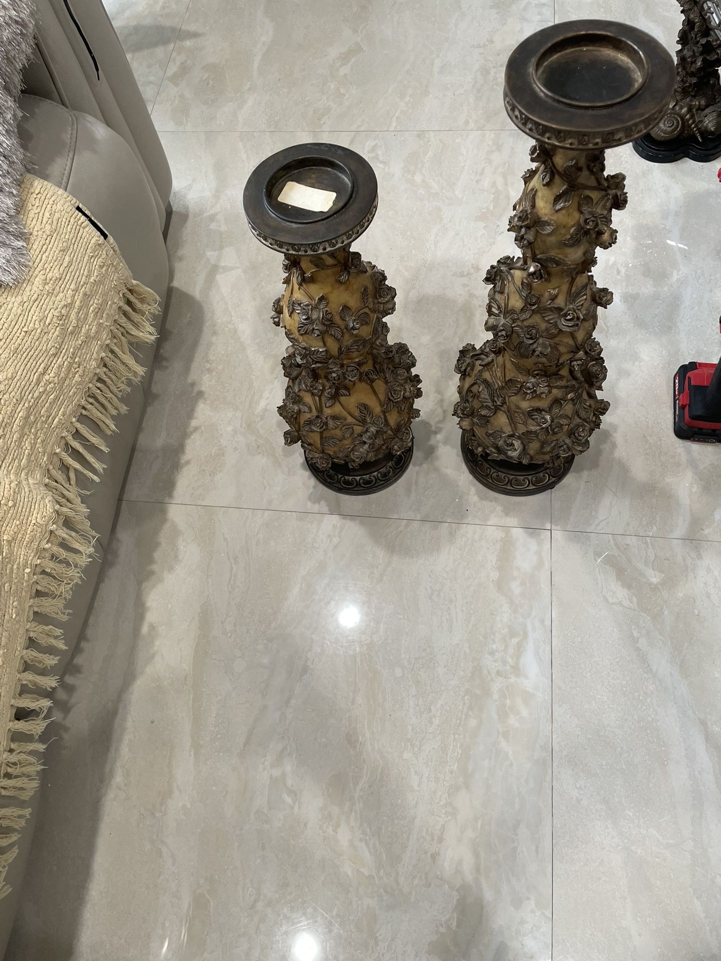 Pillar Candle Holder 