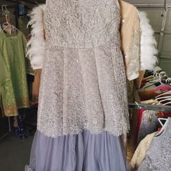 Kids dress 2 left for 5 to 7 years