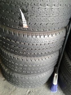 Tire P285/60R20 continental