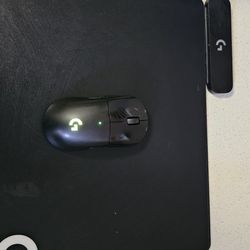 Logitech Mouse Charging Pad With Wirless Mouse Everything Must Go!!!