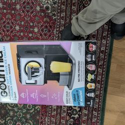 30 minutes soft serve ice cream machine with topping department + warming for hot fudge