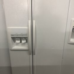 Whirlpool White Side By Side Refrigerator 