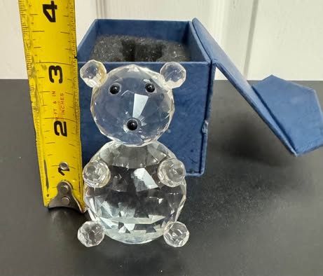 Moment Kristal Glass Bear Figurine just $10