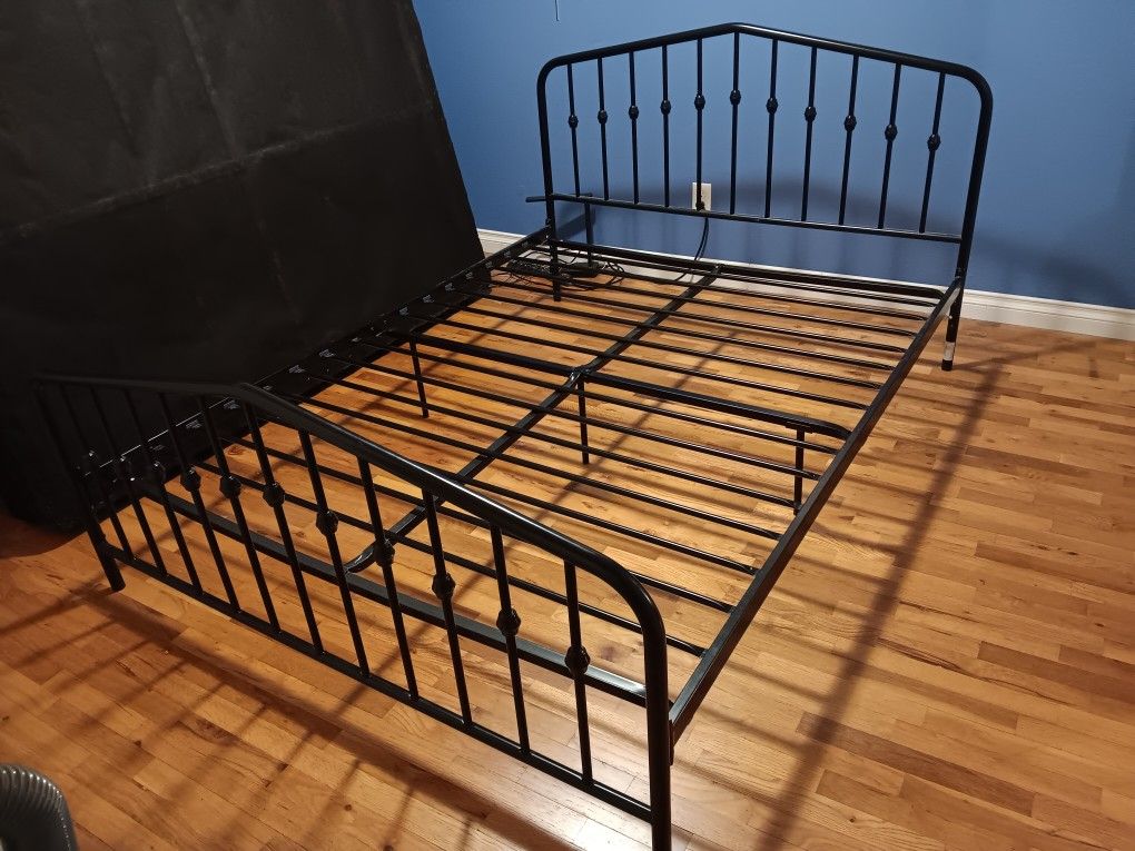 Metal Queen Bed Frame Free