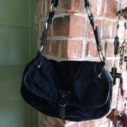 VINTAGE BLACK HANDBAG BY PRADA