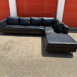 Full grain  black leather sectional  $50 delivery in Dfw