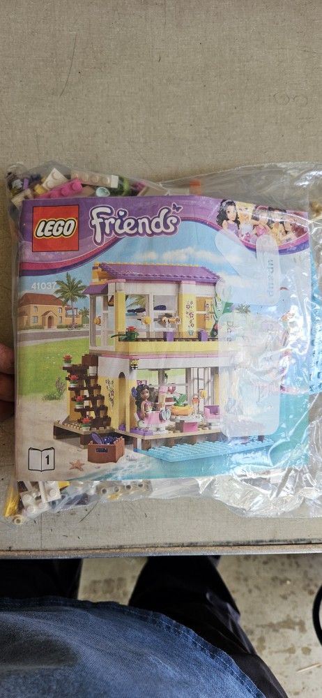 Lego Friends Stephanie's Beach House 41037