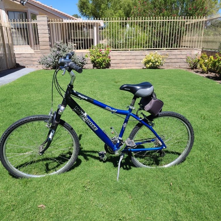 Mongoose placid bike hotsell