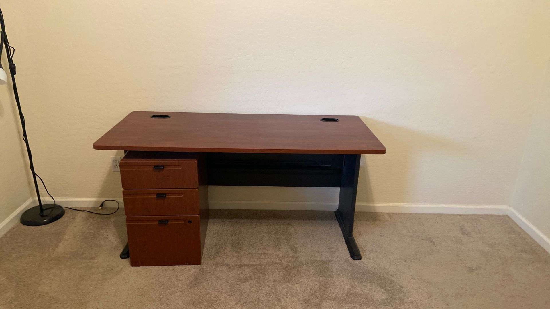 Desk And 3 Drawer Filing Cabinet