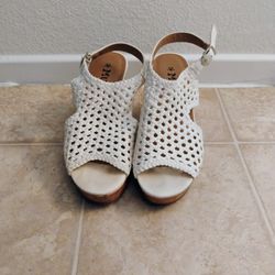 White Mudd Women's Wedge Sandals Size 8M