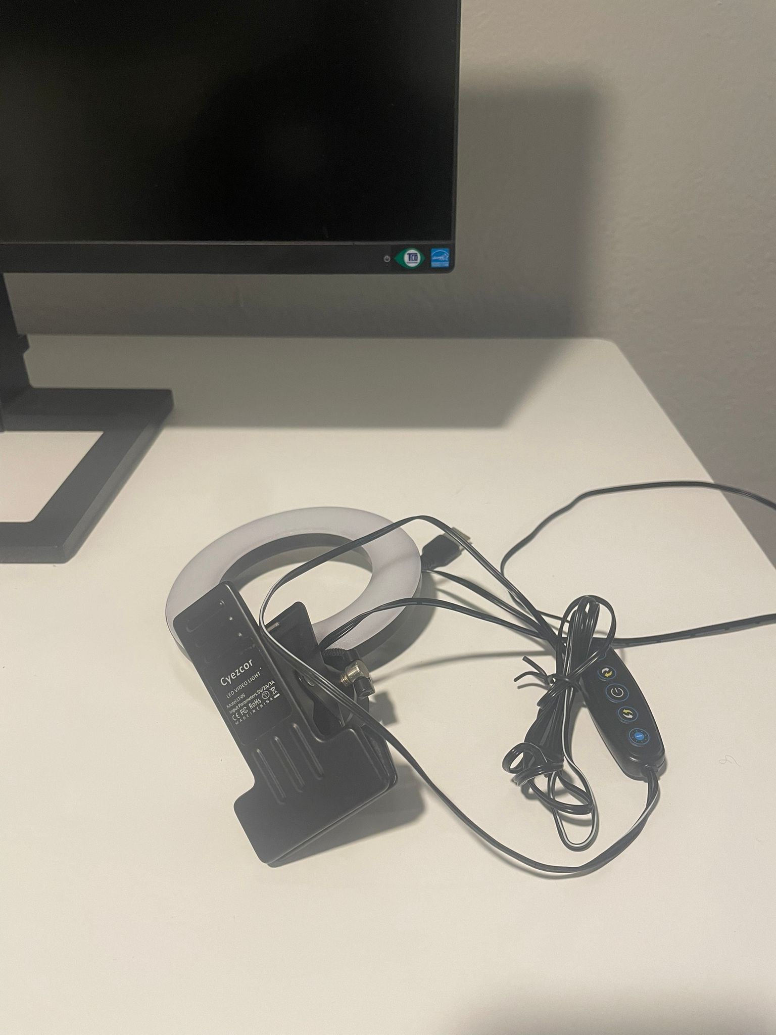 Philips 288E2E 28” Frameless Monitor,4K. Moving! Need them gone