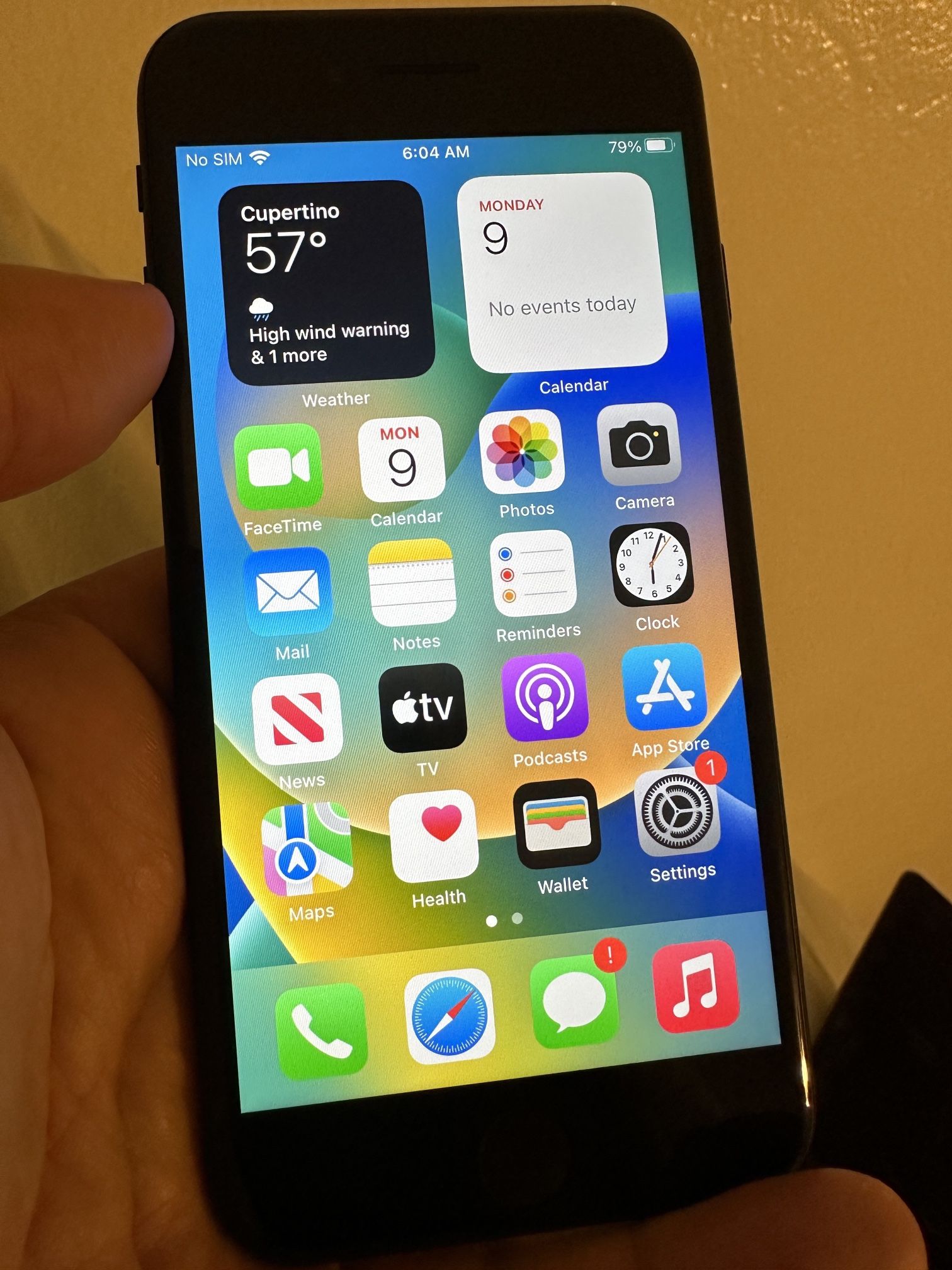 AT&T Cricket iPhone SE 3rd Gen 2022 64GB 100% Battery Great Condition