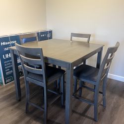 Counter Height Dining Table With 4 Bar Stools 